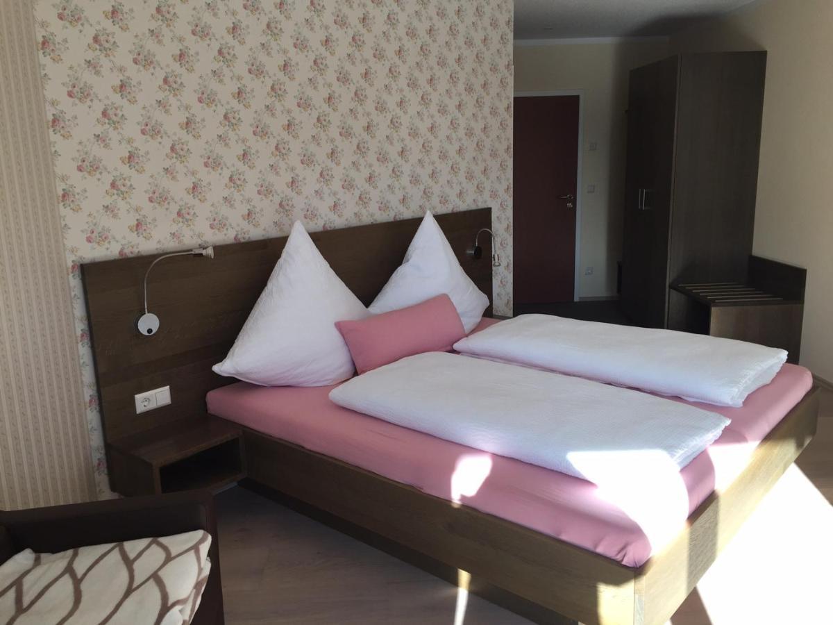 Gret-Stube Hotel Weilheim ภายนอก รูปภาพ